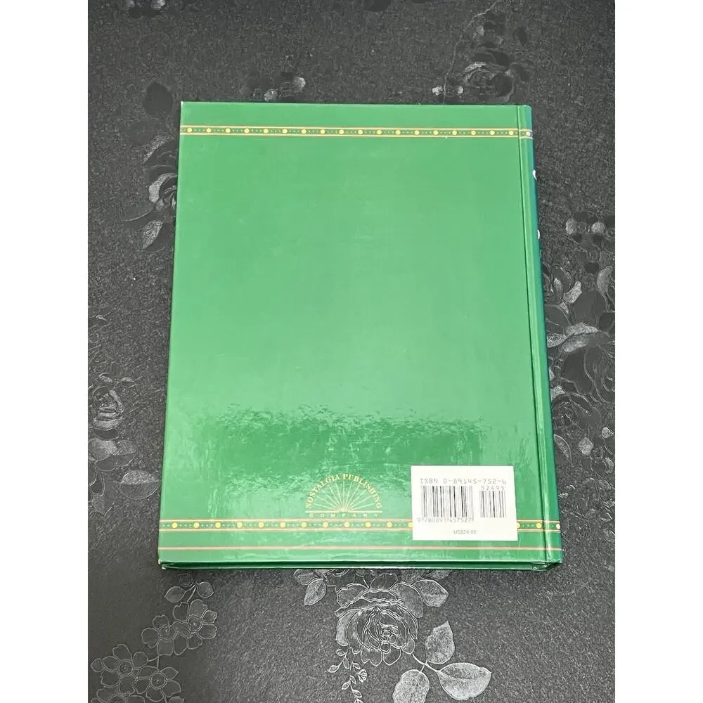Garage Sale and Flea Market Annual Collector Books Staff 1995